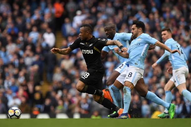 球比赛中一 球比赛中一