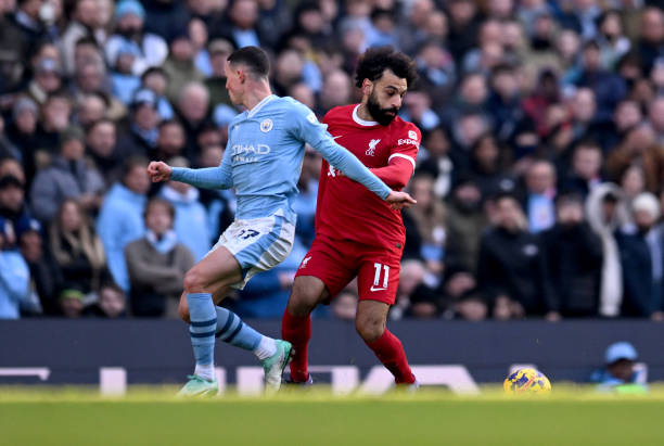 尔头球破门 尔头球破门